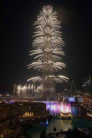 New Years Eve Pictures Dubai New Year S Eve Gala Wow It Looks Like A Tree Dubai Travel Dubai New Years Eve Dubai