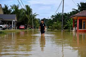 The malaysia civil defence force (malay: Civil Defence Force Flood Victims In Melaka Down To 162 People Malaysia Malay Mail