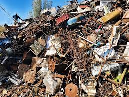 Death Metal Merchants Scrap Metal Dealers Working On The Frontline Of The Conflict In Eastern Ukraine Aoav