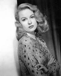 Sally Gray Was An English Film Actress Of The 1930s And 1940s Vintage Hairstyles Vintage Glamour Glamour