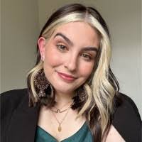 Stephanie Haddrill's Instagram, Twitter & Facebook