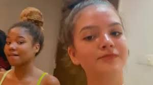 Foto: Mel Maia se espanta ao provar short largo e exibir corpo mais  sequinho