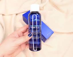 Experience deeper and more powerful moisturizing #quintuple hyaluronic acid #skinbooster #core moisturizing a drop of rich moisture wakes up your skin. The Isntree Hyaluronic Acid Toner Plus Review Hydration For Parched Skin