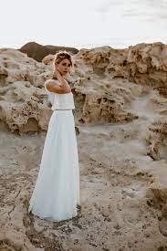 Weitere ideen zu strandhochzeit, hochzeit, maritime hochzeit. Noni Brautkleid Kollektion 2020 10 Looks Fur Die Moderne Braut Hochzeitsblog The Little Wedding Corner Kleid Hochzeit Brautmode Hochzeitskleid Spitze