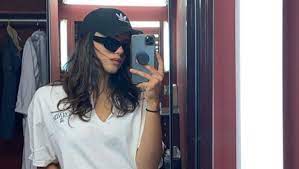 Sasha calle's supergirl costume gets a closer look in a set video from the flash movie, revealing a the flash director andy muschietti continues to share teasing logo reveals to his instagram, and this. Cbs The Young And The Restless Spoilers Sasha Calle Lola Rosales Gets Praise From Fans On Instagram Daily Soap Dish