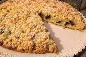 Il ripieno può essere arricchito in molti modi, in questo caso con pere, gocce di cioccolato e granella di mandorle. Sbriciolata Deby Con Ricotta E Gocce Di Cioccolata Life Un Blog Per Tutti