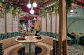 Kaikaya Is The First Tropical Sushi Restaurant To Open In Valencia Valencia Stile Tropicale Tropicale