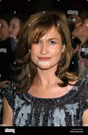 Showbiz music celebrity arriving head shoulders emma hi-res stock  photography and images