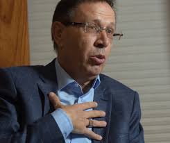 Carlos é o fundador da wizard, maior rede de ensino de idiomas do brasil, vendida para a britânica pearson por 2 bilhões de reais, no maior deal da história do setor de educação já realizado no país. Wizard Recorre Ao Stf Para Ser Dispensado De Sessao De Cpi Ou Para Prestar Depoimento Virtual Politica Valor Economico