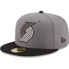 Browse portland trail blazers store for the latest trail blazers snapbacks, beanies, visors and more for men, women, and kids. New Era Portland Trail Blazers Two Tone 59fifty Nba Cap Fansmania Eu