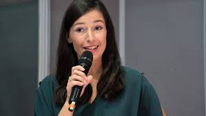 Lise eğitiminin ardından habercilik mesleğine adım atan atalay. Pinar Atalay Geht Zu Rtl Diese Sprecher Und Sprecherinnen Haben Die Ard Ebenfalls Verlassen