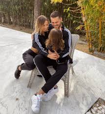 Get in touch with laura figueiredo (@laurafigueiredo287) — 1026 answers, 695 likes. Caras Filha De Mickael Carreira E Laura Figueiredo Ja Demonstra Interesse Por Musica