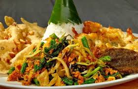 Simak resep membuat urap di bawah ini ya! Sedap Mengenyangkan Nasi Urap Komplet Untuk Santap Malam