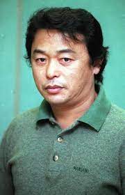 '전원일기'에서 '일용이'로 활약했던 배우 박은수가 충격적인 근황을 공개한다. ì„œìš¸ì‹ ë¬¸ ì „ì›ì¼ê¸° ì¼ìš©ì´ ë°•ì€ìˆ˜ ì‚¬ê¸° í˜ì˜ë¡œ êµ¬ì¹˜ì†Œ ìˆ˜ê° ì¤'