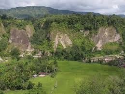 Bukit alesano berada di desa cipelang, kecamatan cijeruk, kabupaten bogor. Bukittinggi Punya Taman Kota Dengan Pemandangan Dahsyat