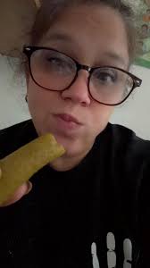 🥒 Pickles are low-cal, gut-friendly, and full of flavor. On the side or in  your burger, they're an easy, healthy add-on. Share your pick below. ⬇️  Click here for a full guide