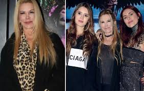 Lo que pasa en la televisión, el teatro, la música y el entretenimiento. Soledad Aquino The Mother Of Cande And Mica Tinelli Was Admitted To Intensive Care At A Clinic In Palermo Paparazzi Magazine Archyde