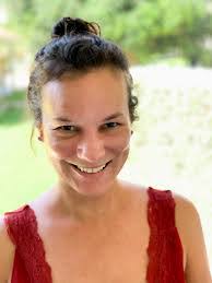 Sarah Ready's Instagram, Twitter & Facebook