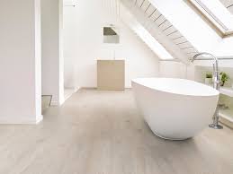 Elegante, natürliche eichentöne am boden nehmen dem raum die kühle und geben ihm gemütliche wärme. Fashion Wohntrend Vinylboden Von Coretec Desert 50 Lvp 805 Im Fashion Wohntrend Bad Bodenteich Diesen Bodenbelag Kaufen Der Fachhandel In Der Region Uelzen Mit Dem Besten Preis Und Besten Bewertungen