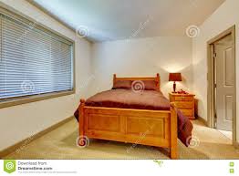 Wandgestaltung amerikanisch | schlafzimmer wandgestaltung amerikanisch 668 in blogs schlafzimmer eu. Klassisches Amerikanisches Schlafzimmer Mit Teppichboden Und Holzmobel Stockbild Bild Von Idee Kissen 75277489