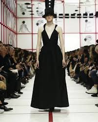 dior official on instagram model ruthnotmay closed the dior autumn winter 2019 2020 ready to wear show from mariagraziachiuri catch all the looks in ligh 写真