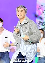 06.04.2019 · each member of bts is special in their own way. Hoseokieâ±â¿á¶ áµ' On Twitter Fotos Individuales De Jung Hoseok En Los Tma 2021 Bts Twt Btsat2021tma Bts Btsarmy Jhope Hoseok Hobi Https T Co Ddbfpw1a2r Twitter