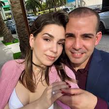 Feliz Cumple mi amor! Tu pitufo y yo somos afortunados de tenerte. Te  amamos con todo el corazòn. Que cumplas muchos muchos mas y que estemos  siempre junticos para celebrarlos. Te amo.