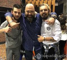 Tv8'de yayınlanan masterchef isimli yemek yarışması programında jüri olarak adını duyuran şef somer sivrioğlu'nun 18 senelik eşini programda çalışan evli bir editörle aldattığını gündeme getirmiştik. Somer Sivrioglu Ailesine Ihanet Etmisti Asli Sivrioglu Ndan Bomba Aciklamalar Foto Galerisi M Bursadabugun Com