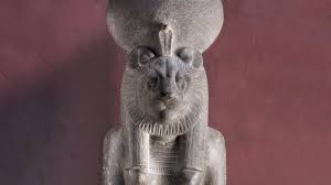 The pharaoh was also called the heretic king. The Most Beautiful Egyptian Queen Ushers In Extraordinary Collection Of Ancient Art And Objects Kimbell Art Museum