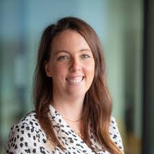 Samantha Barton's Instagram, Twitter & Facebook