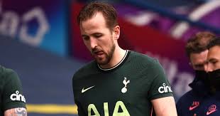 Former liverpool midfielder john barnes thinks tottenham harry kane should choose to. Surprise New Name Included As Pundit Backs Man Utd Swap Deal For Kane