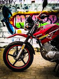 The bright colours will definitely draw attention to anyone. Page 2 Hd Motors Yamaha Wallpapers Peakpx