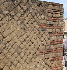 Перевод слова brick, американское и британское произношение, транскрипция, словосочетания, однокоренные слова, примеры использования. Roman Walls World History Encyclopedia