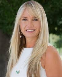 Katie Hankins's Instagram, Twitter & Facebook