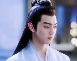 Thiên cổ quyết trần là bộ phim chiếu ngay sau khi châu đông vũ trở thành ảnh hậu tam kim (đạt nữ chính xuất sắc của các giải kim mã, kim tượng, kim kê), do đó, đây là cơ hội để chứng minh diễn xuất của cô có thể chinh phục mọi loại hình nghệ thuật. Ieduqntcfydk M