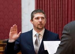 Derrick evans, a newly elected member of the west virginia house of delegates, recorded himself we're going in! republican derrick evans yelled in the video. Attx6sziazibwm