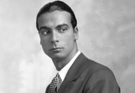 24 horas com a atriz e palhaça Rafaela Azevedo, criadora do fenômeno "King  Kong Fran"