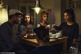 Ikea Gemalde Nachstellen Die Kartoffelesser Von Van Gogh Van Gogh Die Kartoffelesser Ikea