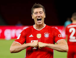 Diese statistik zeigt detailliert alle tore, die ein spieler in den in der datenbank angelegten spielberichten seiner karriere erzielt hat. Robert Lewandowski Stellt In Dfb Pokalfinale Rekorde Auf
