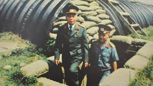 Mặt khác, quân xâm lược cũng bị choáng váng ít nhiều sau những trận dông bão trước khi bị các samurai giáng cho một đòn nặng nề. Triá»ƒn Lam Má»¹ Thuáº­t Va Nhiáº¿p áº£nh Vá» Ä'áº¡i TÆ°á»›ng Vo Nguyen Giap Tuá»•i Tráº» Online