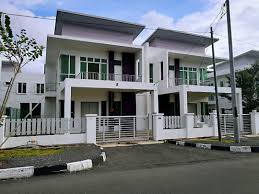 Bentuk rumah minimalis tingkat surpriz menu via surprizmenu.blogspot.com. Semi D 2 Tingkat Taman Desa Saujana Arau Perlis Property For Sale On Carousell