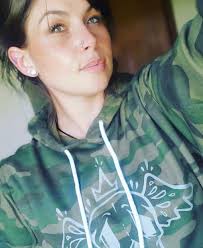 JONEZYARTWORK CLOTHING (@jonezyartworkclothing) · Instagram 照片和视频