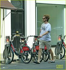 Andrew garfield and glenda jackson among evening standard nominees. Andrew Garfield Rocks A Scruffy Look While Shopping In London Photo 4475200 Andrew Garfield Pictures Just Jared