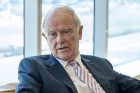 Emirates's Clark Throws Support Behind Boeing Leadership