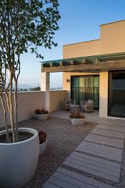 1.10 casa moderna con una fachada de cristales. 03 Fachada De Casa Moderna Sencilla Techos Para Terrazas Fachadas De Casas Modernas Diseno De Terraza