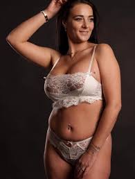 Nederlandse Adult Entertainer Nicol Kremers Gaat Graag Uit De Kleren! -  DailyBase.com