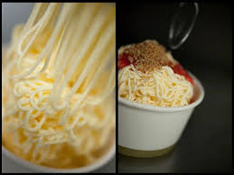 Currywurst La S Spaghetti Ice Cream Pasta Shaped Ice Cream Topped With Fresh Chunky Strawberry Sauce Marinara Spaghetti Ice Cream Currywurst Foodie Recipes