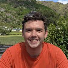 Phenological trends in the pre‐ and post‐breeding migration of  long‐distance migratory birds