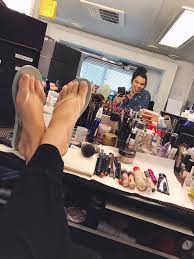 Hailee steinfeld feet