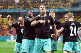 Leeds star ezgjan alioski's cross ricocheted off two defenders and found its way into the box which left real madrid newbie david alaba shielding the ball for keeper daniel bachmann to collect. Osterreich Bei Der Em 2021 Marko Arnautovic Wird Wegen Beleidigung Gesperrt Fussball Stuttgarter Zeitung